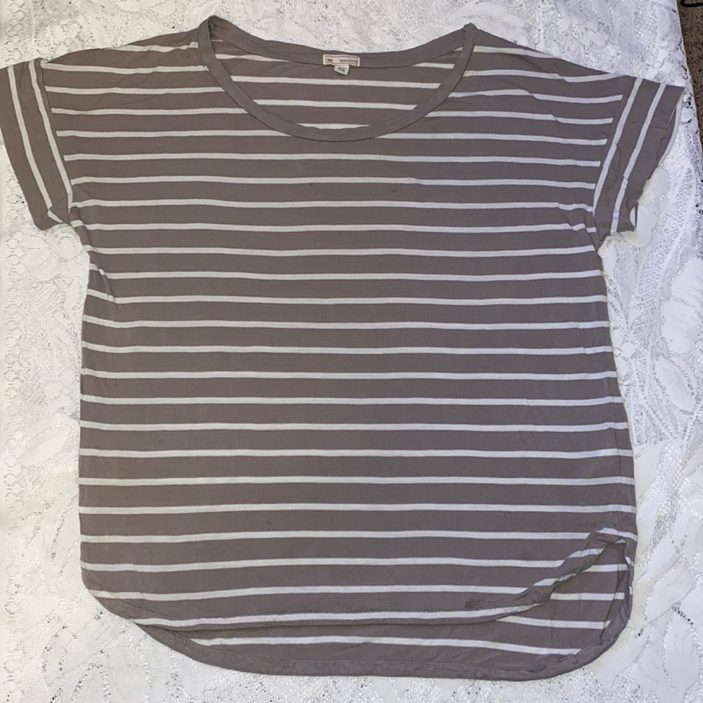 Gap short sleeve striped tee - size M